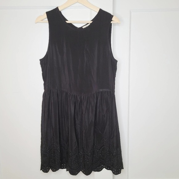 Joie Marciel B Silk Eyelet Dress Black Keyhole - Picture 3 of 7